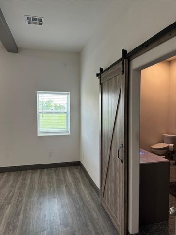 8417 Los Robles Avenue, Alvin, TX 77511