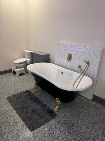 8417 Los Robles Avenue, Alvin, TX 77511