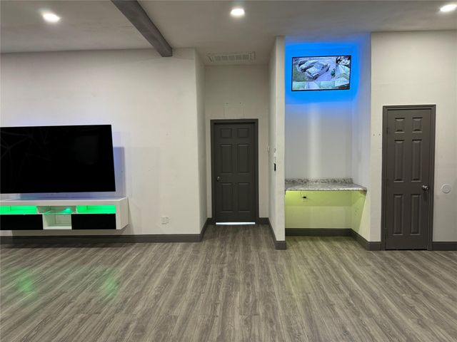 8417 Los Robles Avenue, Alvin, TX 77511