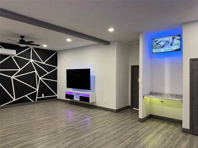 8417 Los Robles Avenue, Alvin, TX 77511