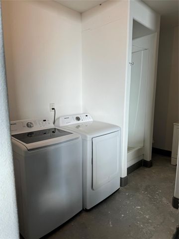 8417 Los Robles Avenue, Alvin, TX 77511