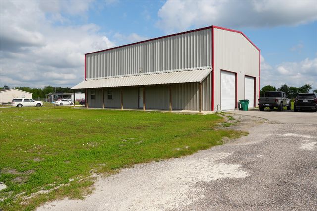 8417 Los Robles Avenue, Alvin, TX 77511