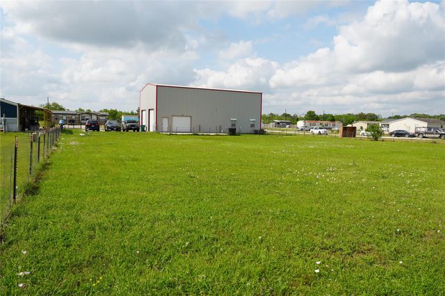 8417 Los Robles Avenue, Alvin, TX 77511