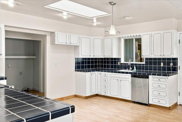 18525 Siesta Dr, Penn Valley, CA 95946