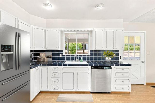 18525 Siesta Dr, Penn Valley, CA 95946