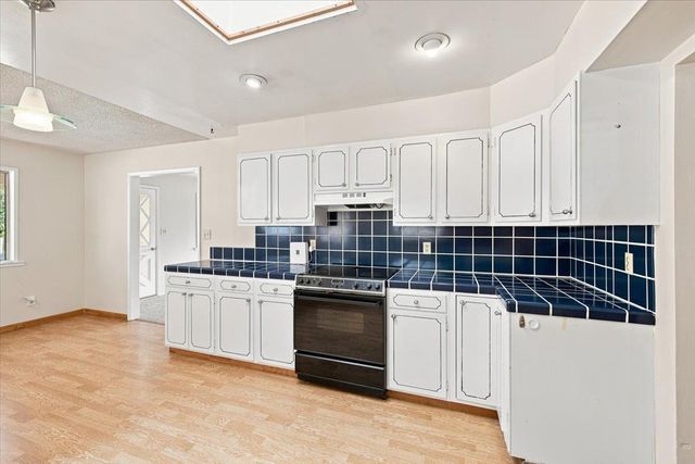 18525 Siesta Dr, Penn Valley, CA 95946