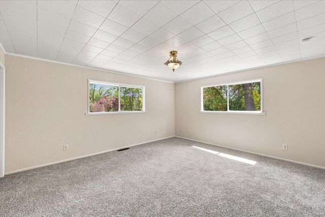 18525 Siesta Dr, Penn Valley, CA 95946