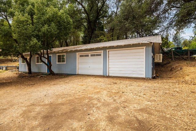 18525 Siesta Dr, Penn Valley, CA 95946