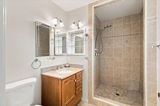 18525 Siesta Dr, Penn Valley, CA 95946