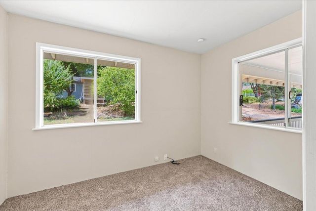 18525 Siesta Dr, Penn Valley, CA 95946