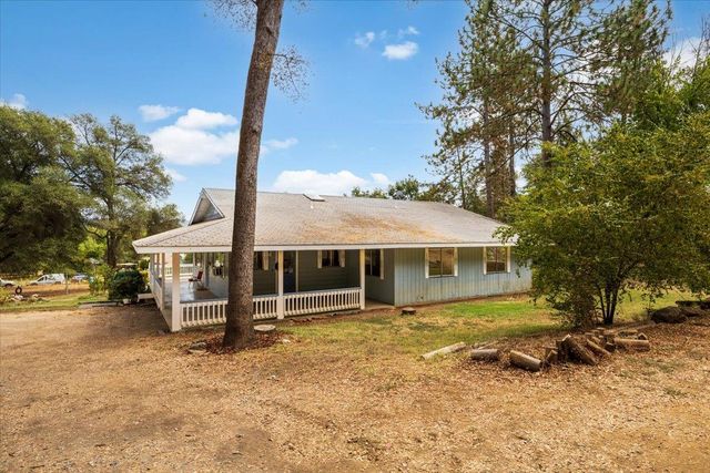 18525 Siesta Dr, Penn Valley, CA 95946