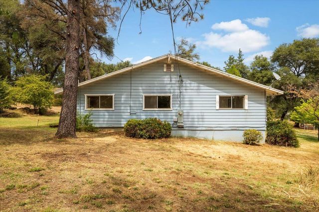 18525 Siesta Dr, Penn Valley, CA 95946