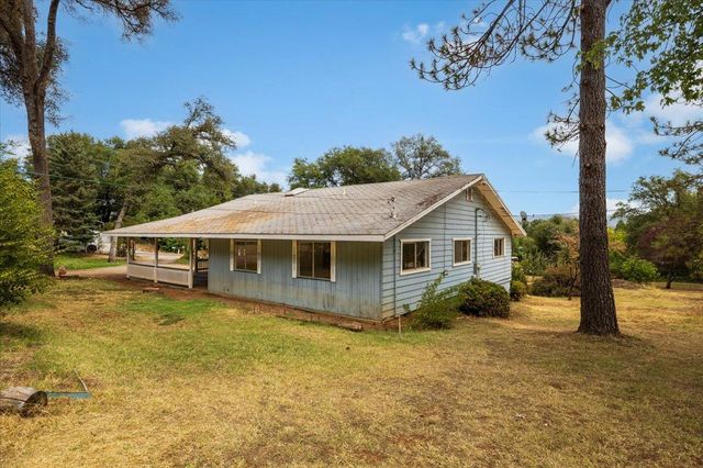 18525 Siesta Dr, Penn Valley, CA 95946