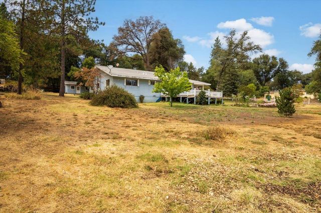 18525 Siesta Dr, Penn Valley, CA 95946