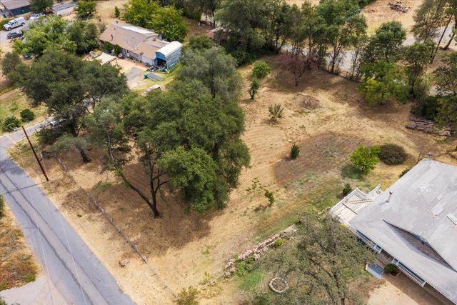 18525 Siesta Dr, Penn Valley, CA 95946