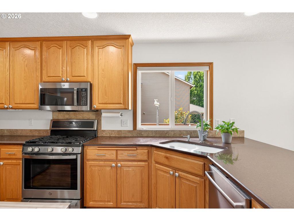 Image 17 of property listing at 671 Nw ALLEN Ct, Mc Minnville, OR 97128