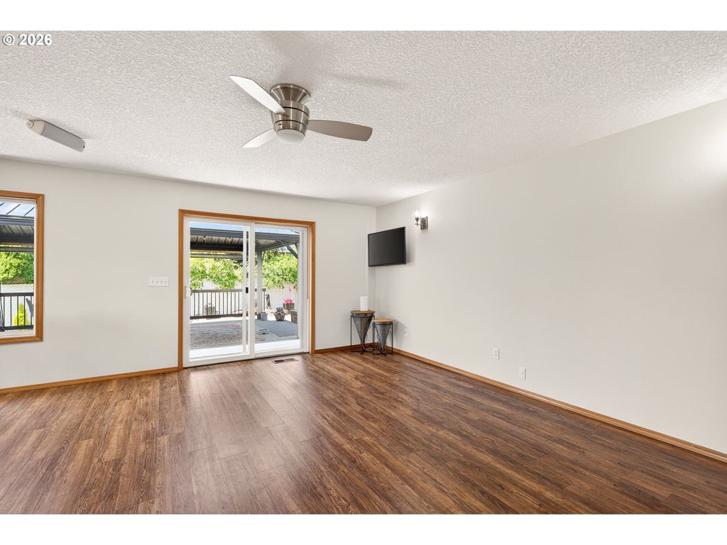 Image 19 of property listing at 671 Nw ALLEN Ct, Mc Minnville, OR 97128