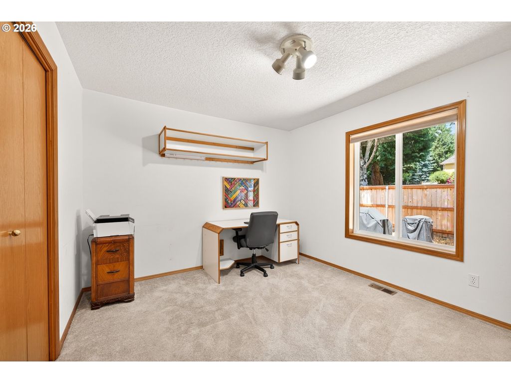 Image 24 of property listing at 671 Nw ALLEN Ct, Mc Minnville, OR 97128