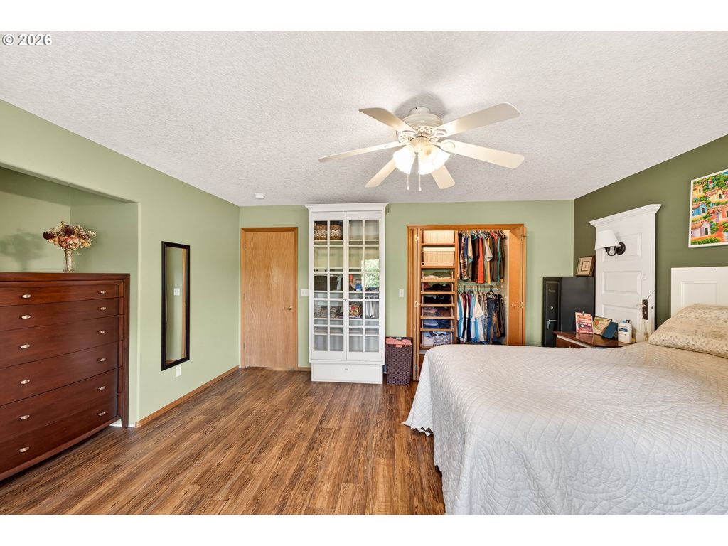 Image 26 of property listing at 671 Nw ALLEN Ct, Mc Minnville, OR 97128