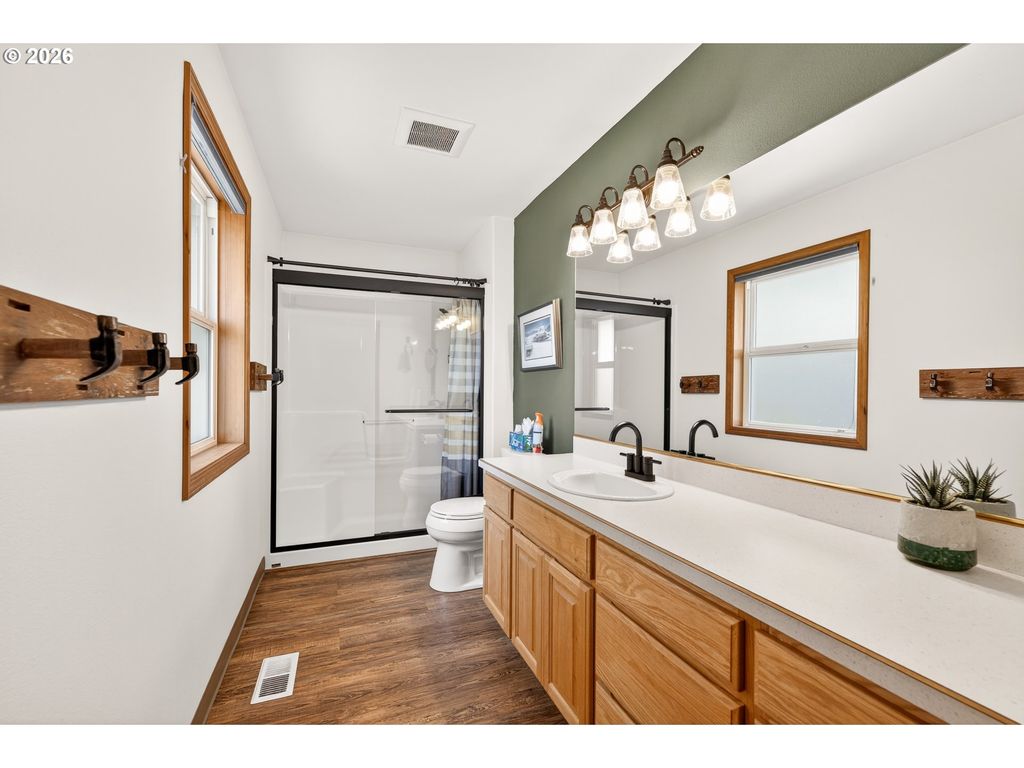 Image 28 of property listing at 671 Nw ALLEN Ct, Mc Minnville, OR 97128