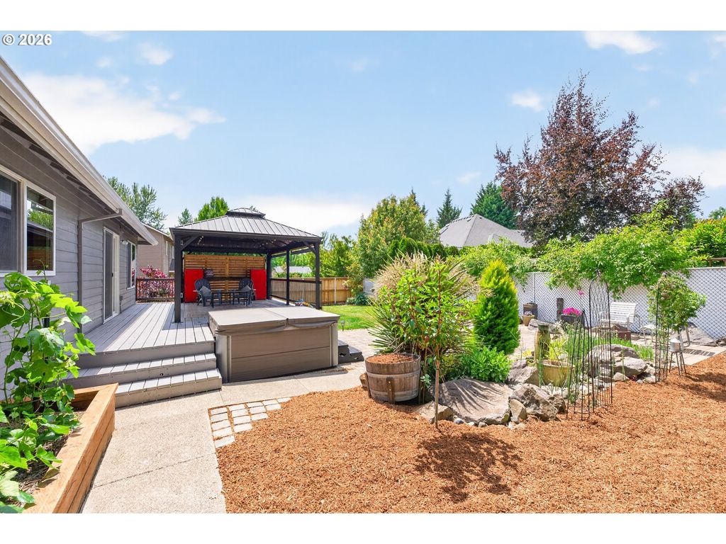 Image 36 of property listing at 671 Nw ALLEN Ct, Mc Minnville, OR 97128