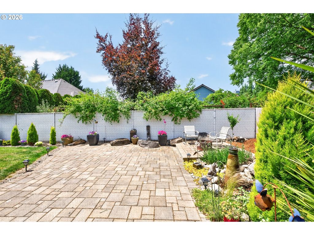 Image 37 of property listing at 671 Nw ALLEN Ct, Mc Minnville, OR 97128