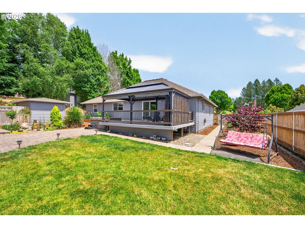 Image 41 of property listing at 671 Nw ALLEN Ct, Mc Minnville, OR 97128