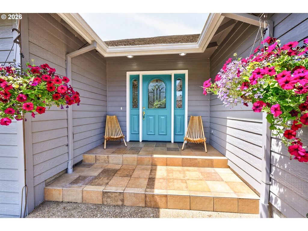 Image 5 of property listing at 671 Nw ALLEN Ct, Mc Minnville, OR 97128