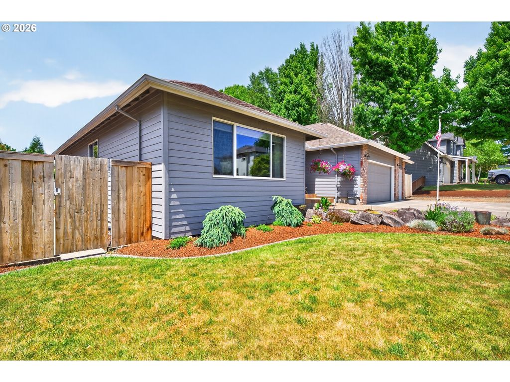Image 7 of property listing at 671 Nw ALLEN Ct, Mc Minnville, OR 97128