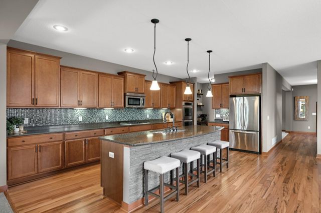 4692 159th Street W, Apple Valley, MN 55124