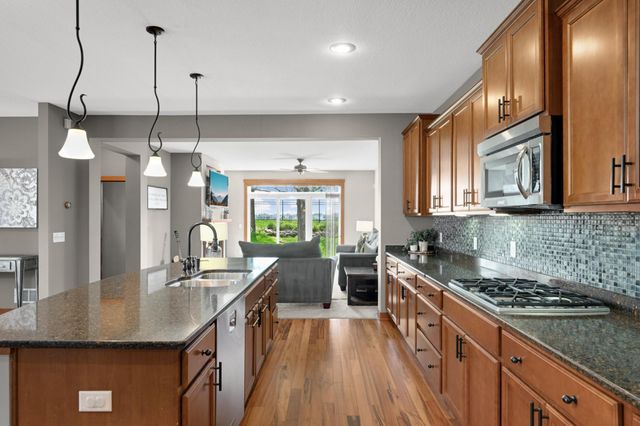 4692 159th Street W, Apple Valley, MN 55124