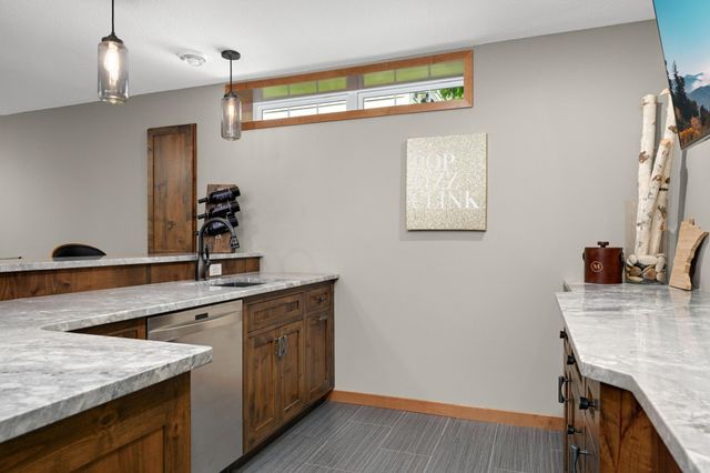 4692 159th Street W, Apple Valley, MN 55124