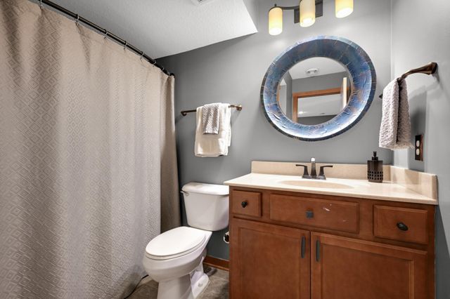 4692 159th Street W, Apple Valley, MN 55124