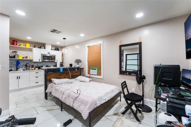 3215 Dillon Avenue, North Las Vegas, NV 89030