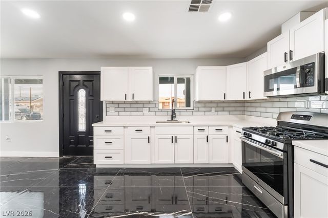 3215 Dillon Avenue, North Las Vegas, NV 89030