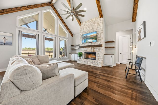 6450 Eyrie Bend, Waxahachie, TX 75167