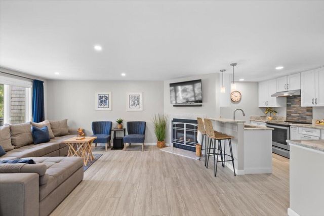 11 Riverview Avenue UNIT 11A, Mashpee, MA 02649