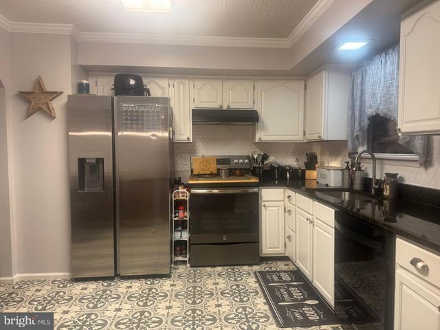 38 YARROW CIR, Martinsburg, WV 25404