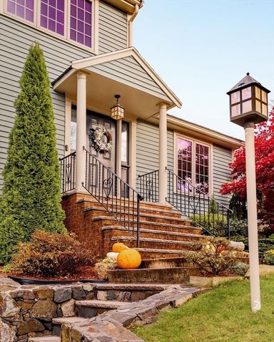 6 Castle Clare Cir, Wakefield, MA 01880