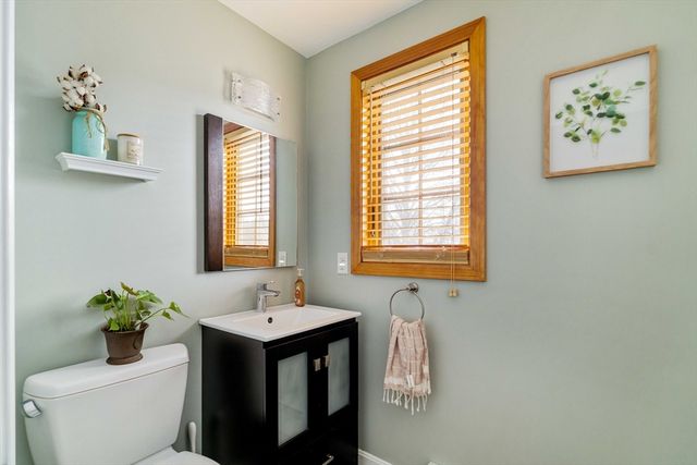 6 Castle Clare Cir, Wakefield, MA 01880