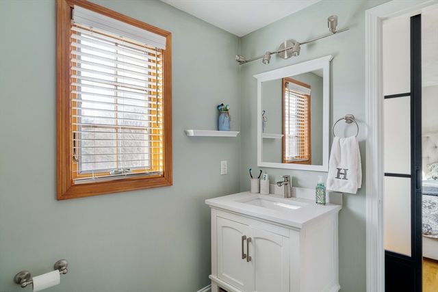 6 Castle Clare Cir, Wakefield, MA 01880