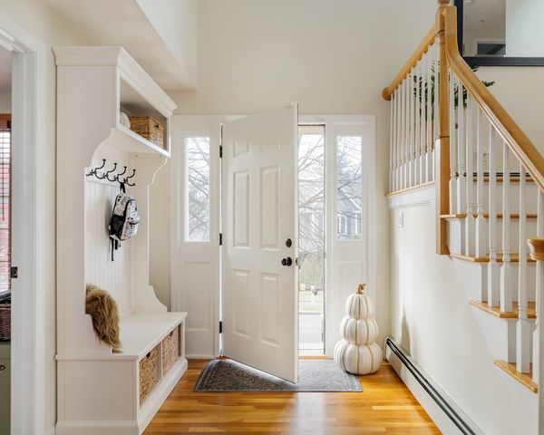 6 Castle Clare Cir, Wakefield, MA 01880