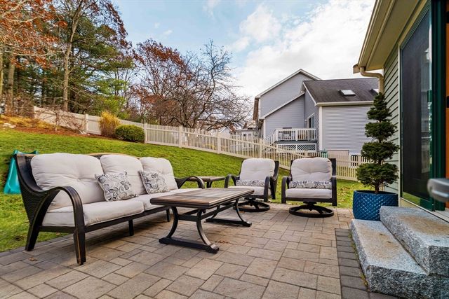 6 Castle Clare Cir, Wakefield, MA 01880