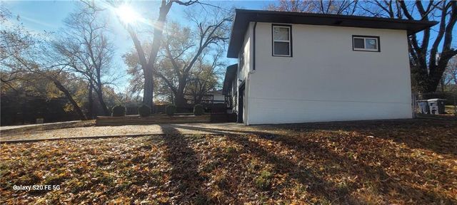 9008 Indiana Avenue, Kansas City, MO 64132