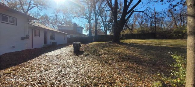 9008 Indiana Avenue, Kansas City, MO 64132