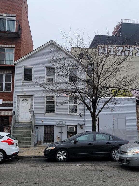 238 Kosciuscko Street, Brooklyn, NY 11221