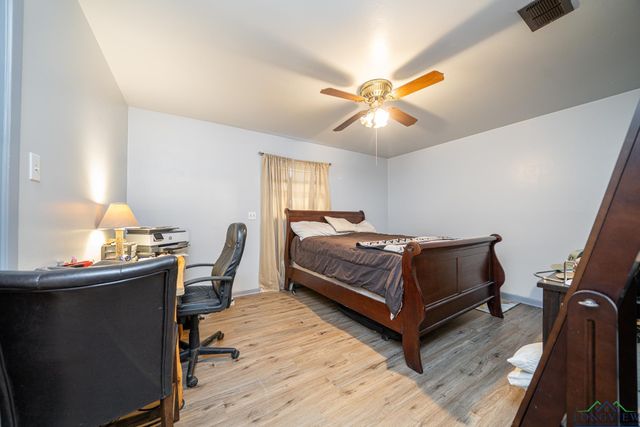 609 Vicky Dr, Longview, TX 75604