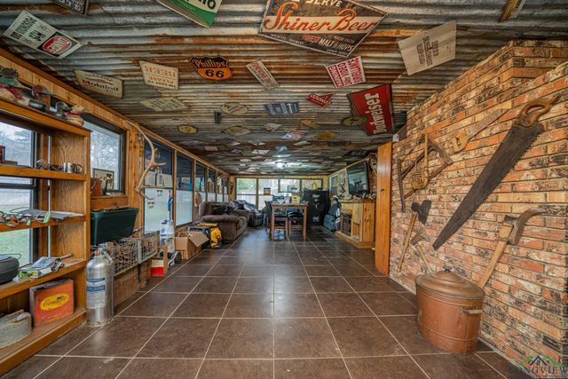 609 Vicky Dr, Longview, TX 75604