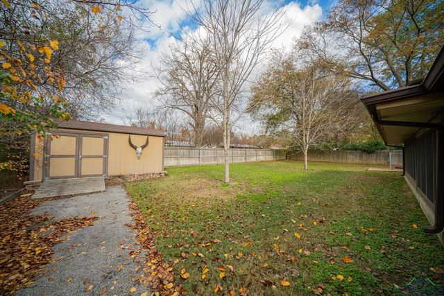 609 Vicky Dr, Longview, TX 75604