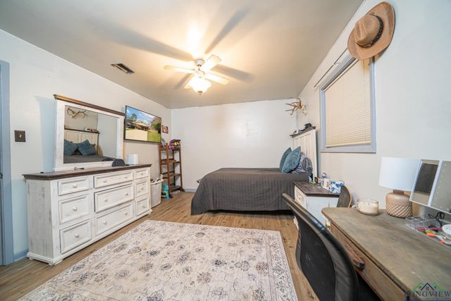 609 Vicky Dr, Longview, TX 75604